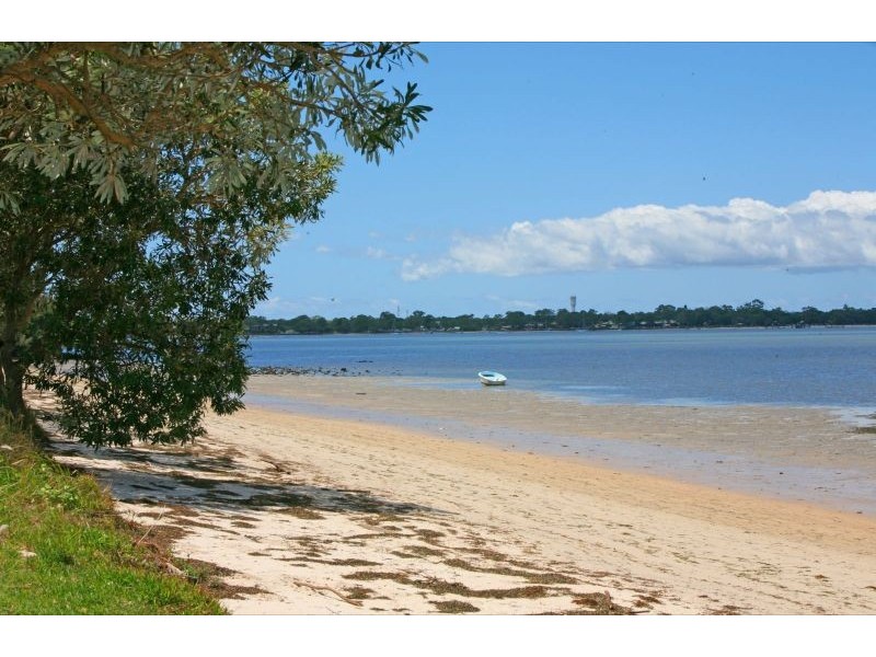 15 Clark Terrace, Sandstone Point QLD 4511