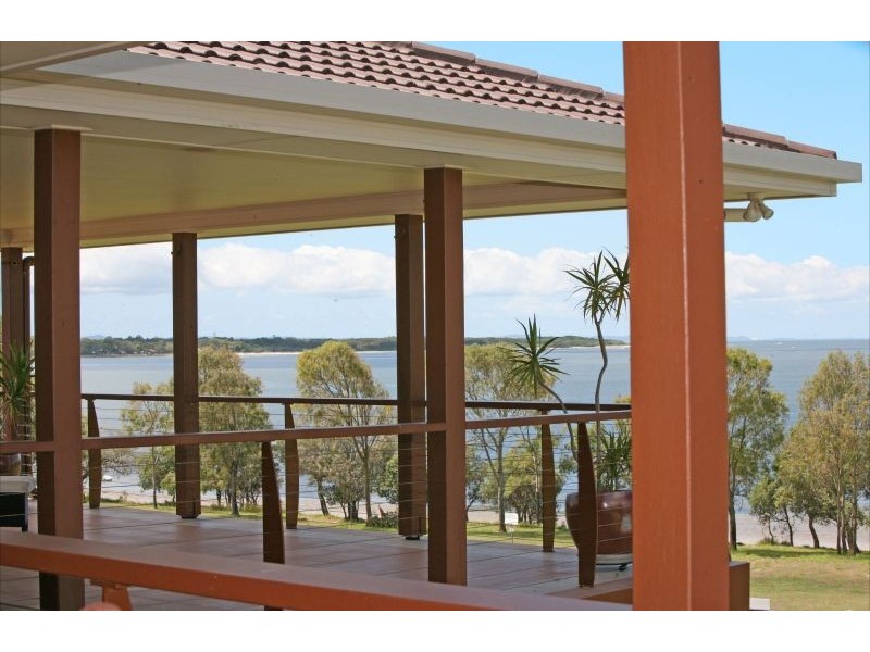 15 Clark Terrace, Sandstone Point QLD 4511