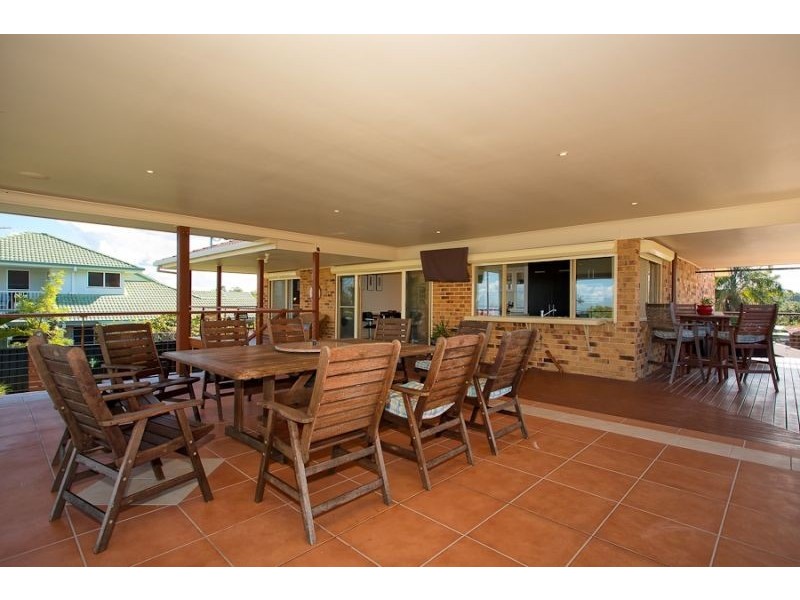 15 Clark Terrace, Sandstone Point QLD 4511