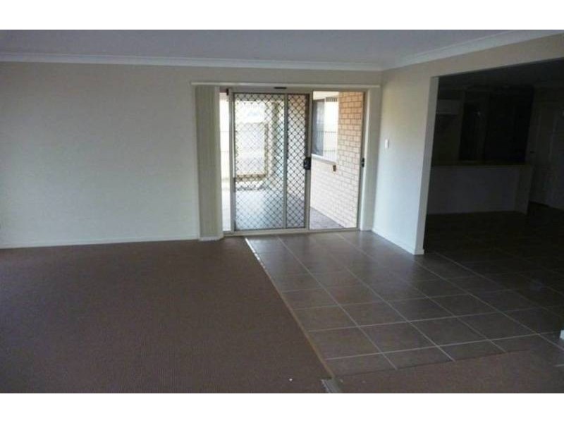 2 Bitou Place, Morayfield QLD 4506