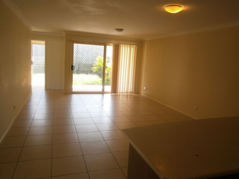 Unit A 16  Adonis Court, Rothwell QLD 4022
