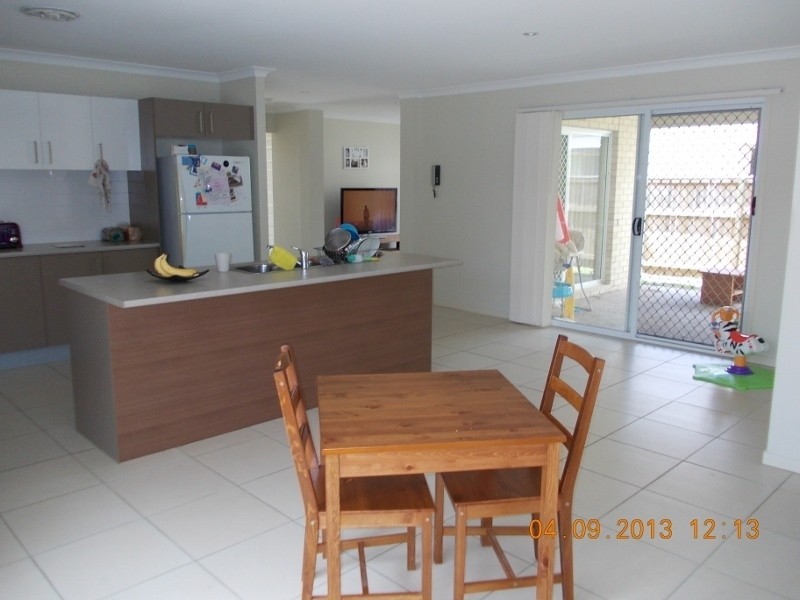 17 Adam Street, Beachmere QLD 4510