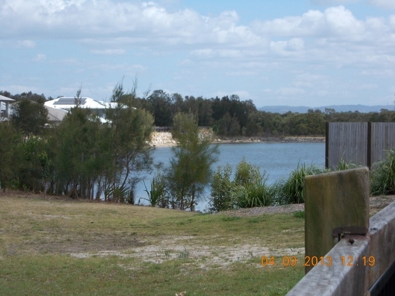 17 Adam Street, Beachmere QLD 4510