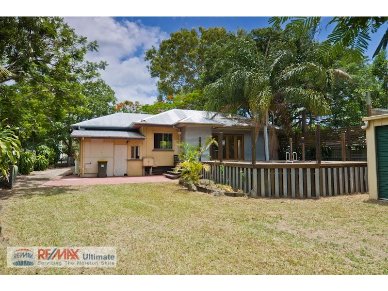 869 Beachmere Road, Beachmere QLD 4510