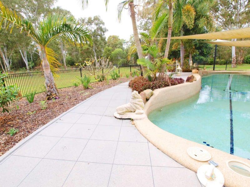 105 Campbell Parade, Beachmere QLD 4510