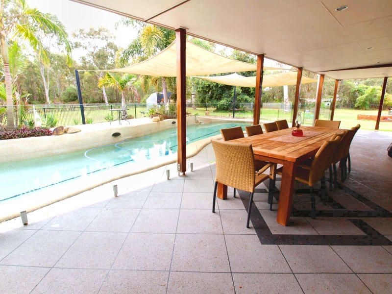 105 Campbell Parade, Beachmere QLD 4510