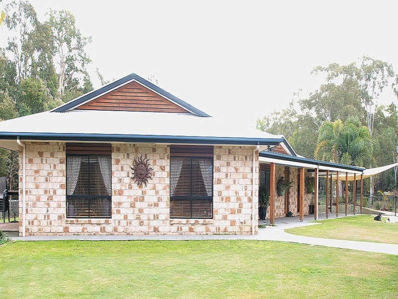 105 Campbell Parade, Beachmere QLD 4510