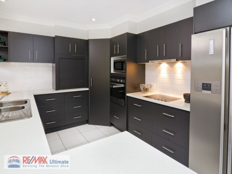 9 Pristine Place, Sandstone Point QLD 4511