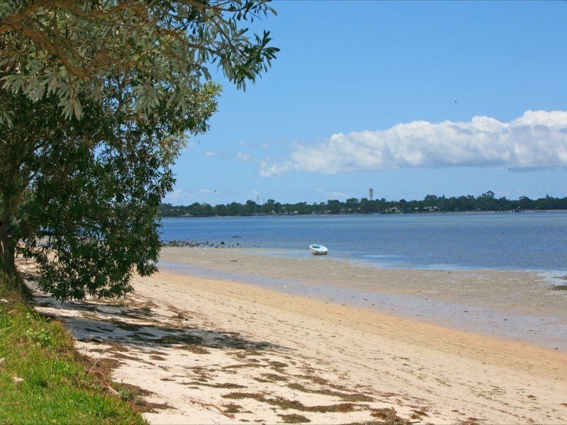 15 Clark Terrace, Sandstone Point QLD 4511