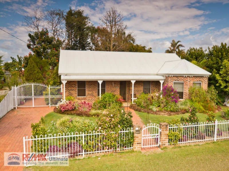 2 Lesley Avenue, Caboolture QLD 4510