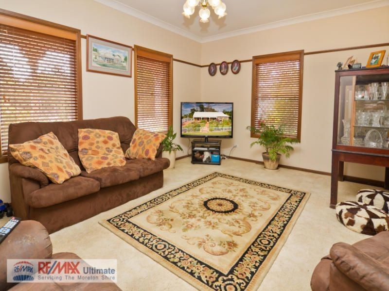 2 Lesley Avenue, Caboolture QLD 4510