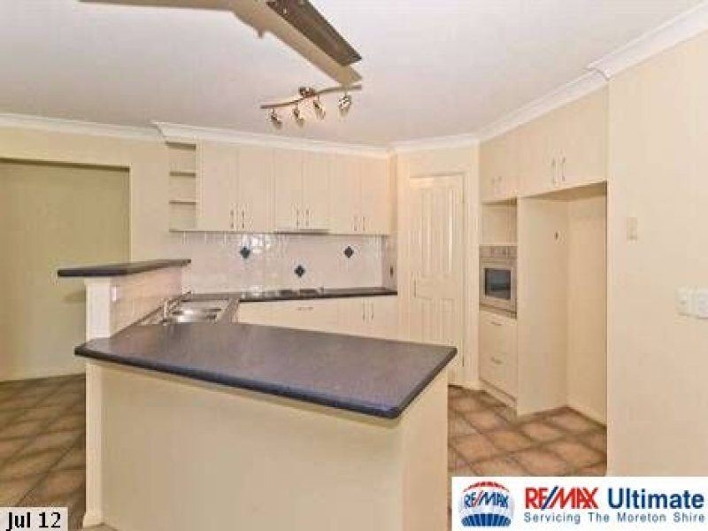 11 Curtin Crescent, Morayfield QLD 4506