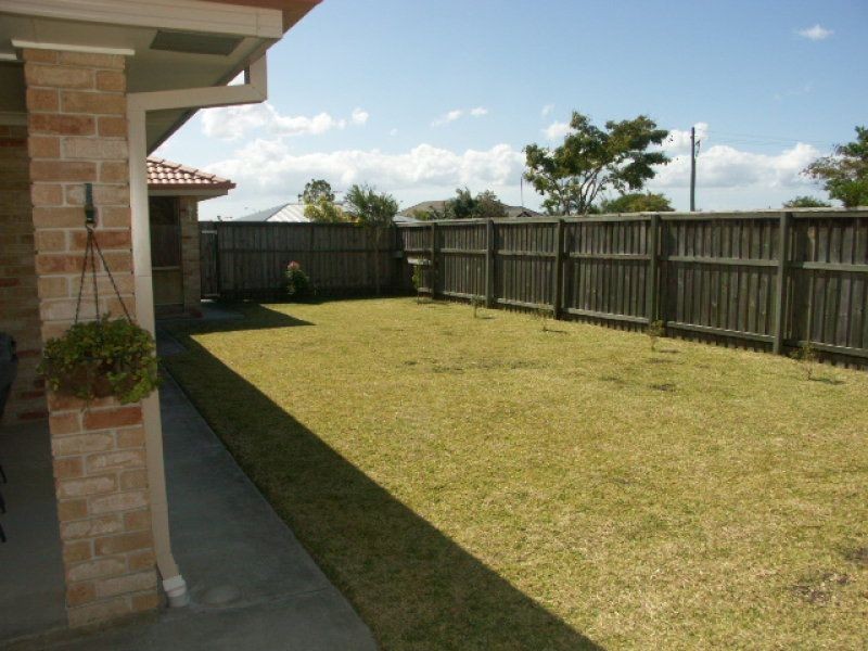 77 Summerfields  Dr, Caboolture QLD 4510