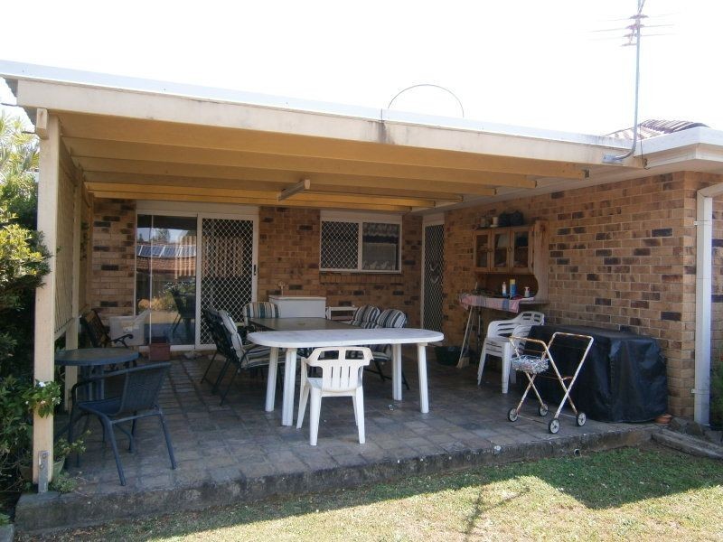 8 Frangipani Court, Kallangur QLD 4503