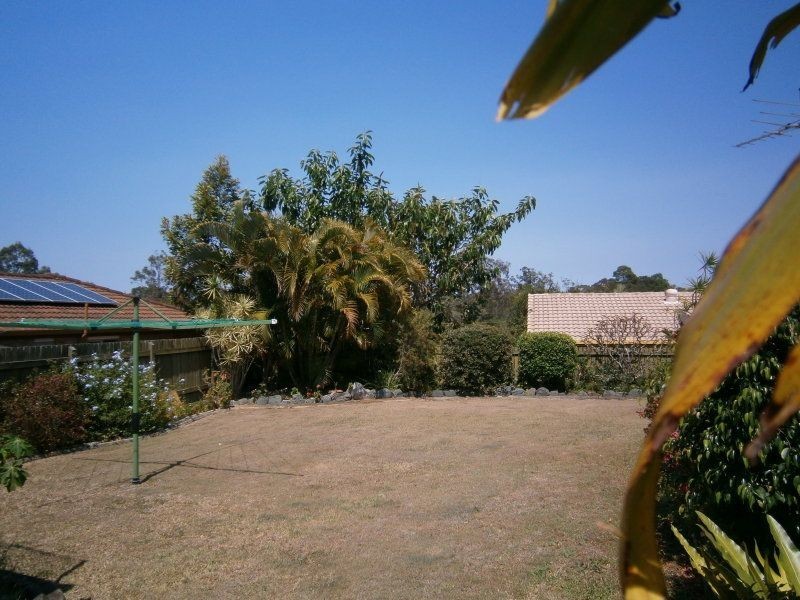 8 Frangipani Court, Kallangur QLD 4503