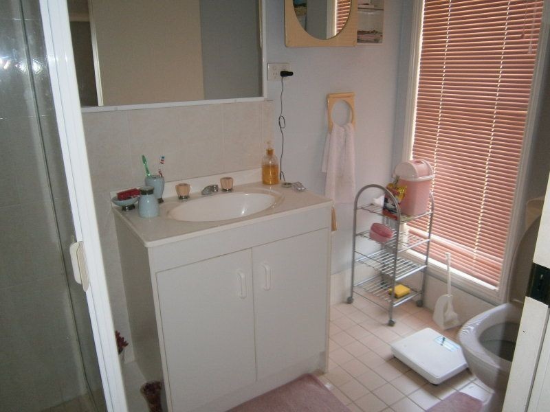 8 Frangipani Court, Kallangur QLD 4503