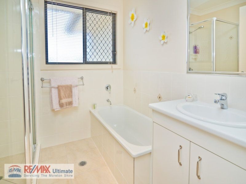 23-27 Sandheath Place, Sandstone Point QLD 4511