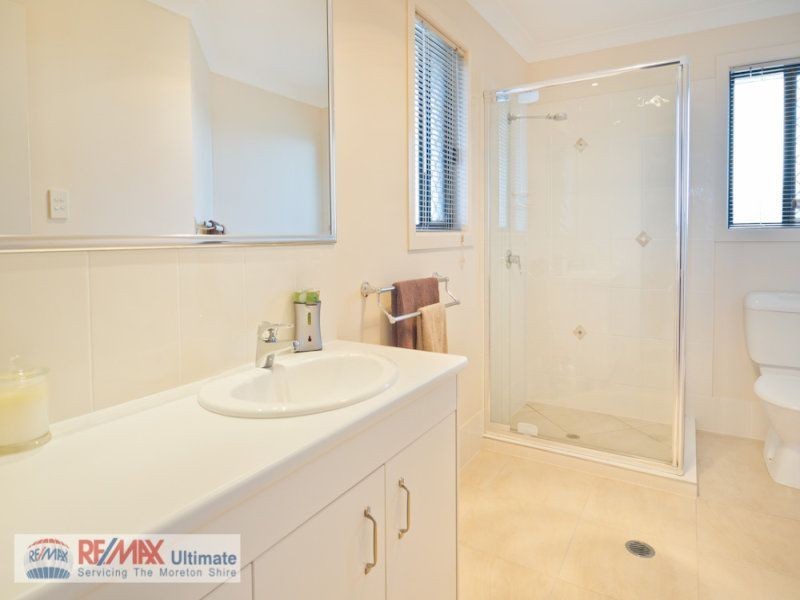 23-27 Sandheath Place, Sandstone Point QLD 4511