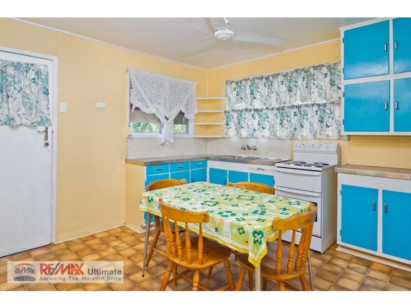 26 Bishop Road, Beachmere QLD 4510