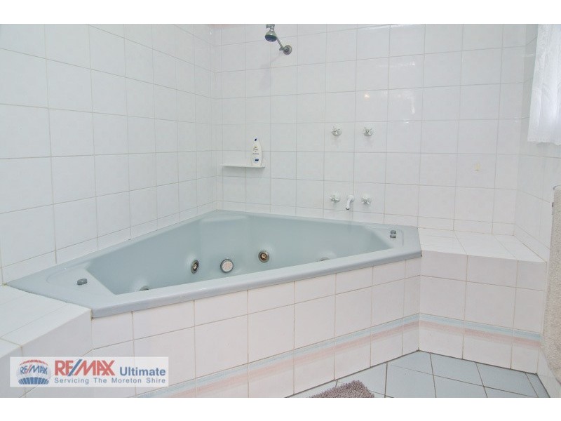 15 McLoughlin Road, Morayfield QLD 4506