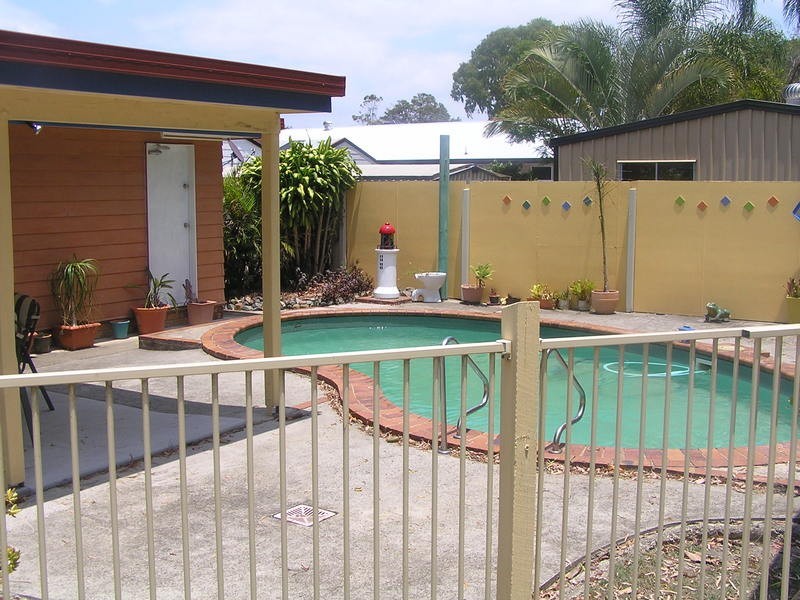 11 Sandpiper Street, Beachmere QLD 4510