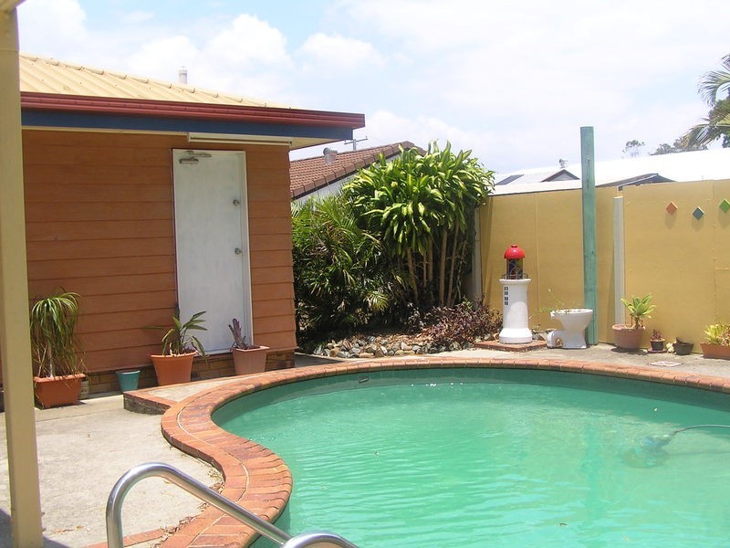 11 Sandpiper Street, Beachmere QLD 4510