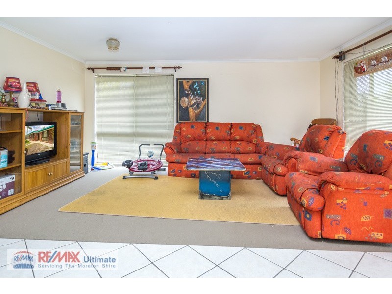 9 Gillian St, Beachmere QLD 4510