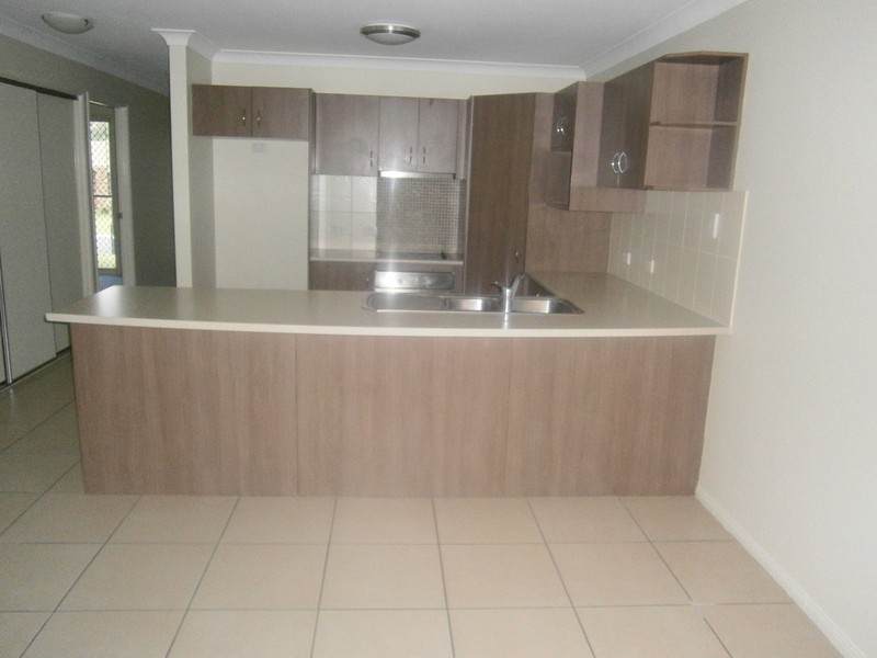 Unit B/16  Adonis Court, Rothwell QLD 4022