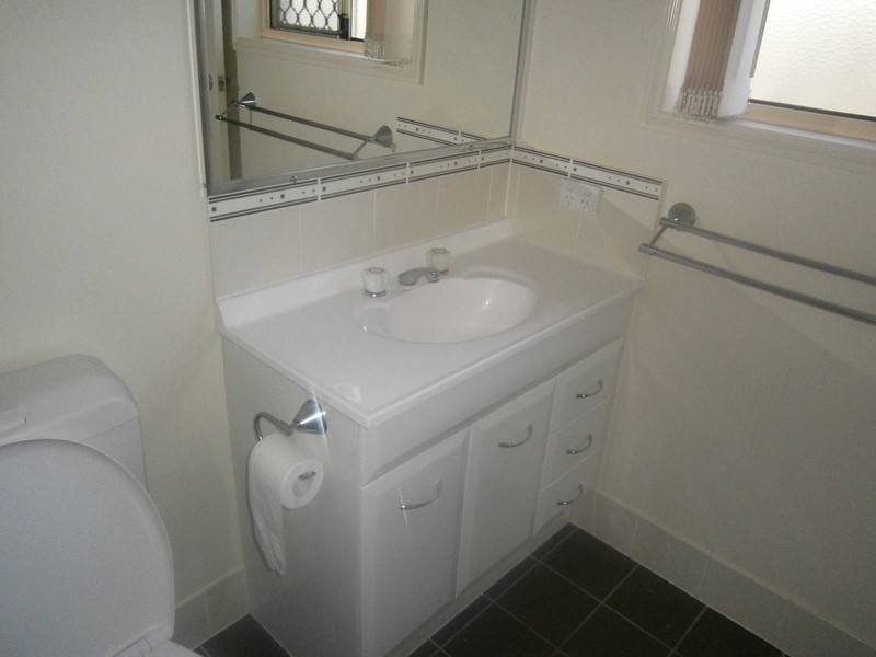 Unit B/16  Adonis Court, Rothwell QLD 4022