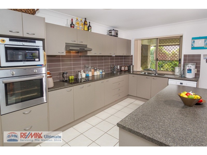 312 Bestmann Road, Sandstone Point QLD 4511