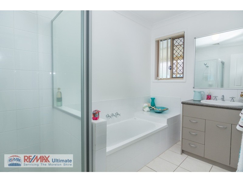 312 Bestmann Road, Sandstone Point QLD 4511