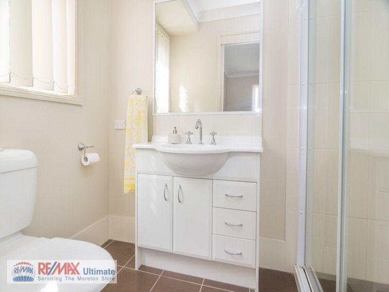 1/6 Eugenia Avenue, Rothwell QLD 4022