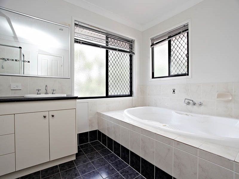 2 Madeline Drive, Morayfield QLD 4506