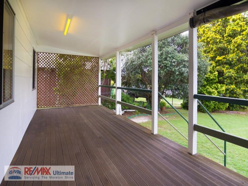 18 Bishop Road, Beachmere QLD 4510