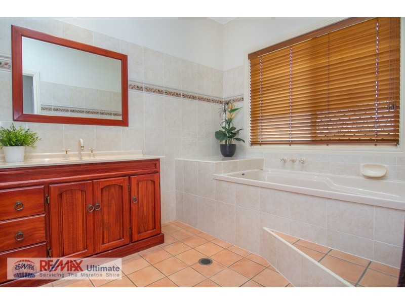 13 Burgundy Drive, Morayfield QLD 4506