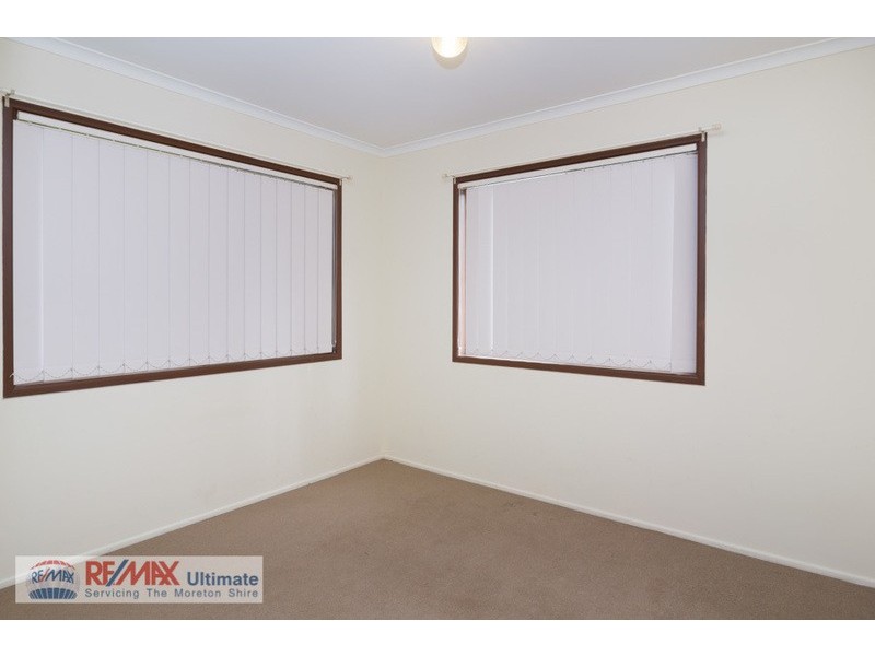 10  Egan Avenue, Beachmere QLD 4510