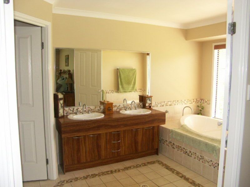 11-13 Eureka Crt, Wamuran QLD 4512