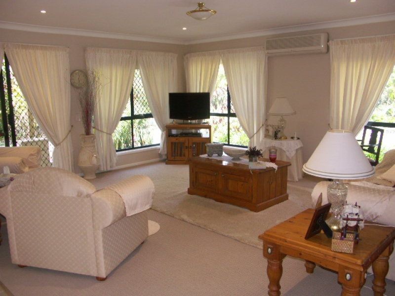 16 Mifawny Rd, Elimbah QLD 4516