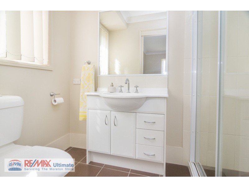 1/6 Eugenia Avenue, Rothwell QLD 4022