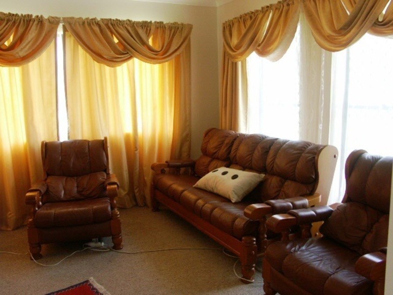 2-4  Oakey Fields Court, Burpengary QLD 4505