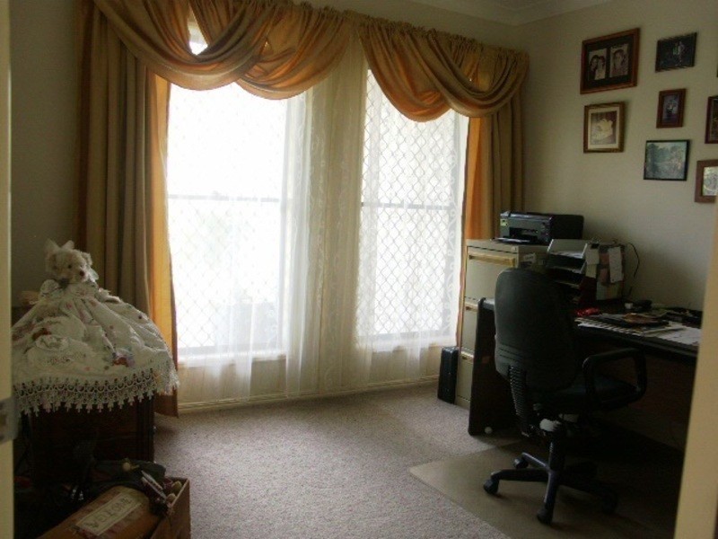 2-4  Oakey Fields Court, Burpengary QLD 4505