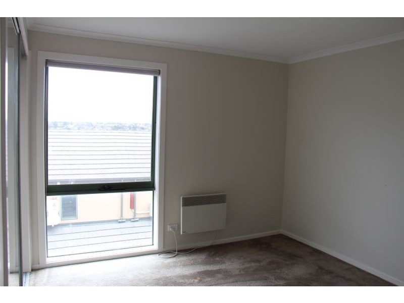 64 Kynoch Lane, Maribyrnong VIC 3032