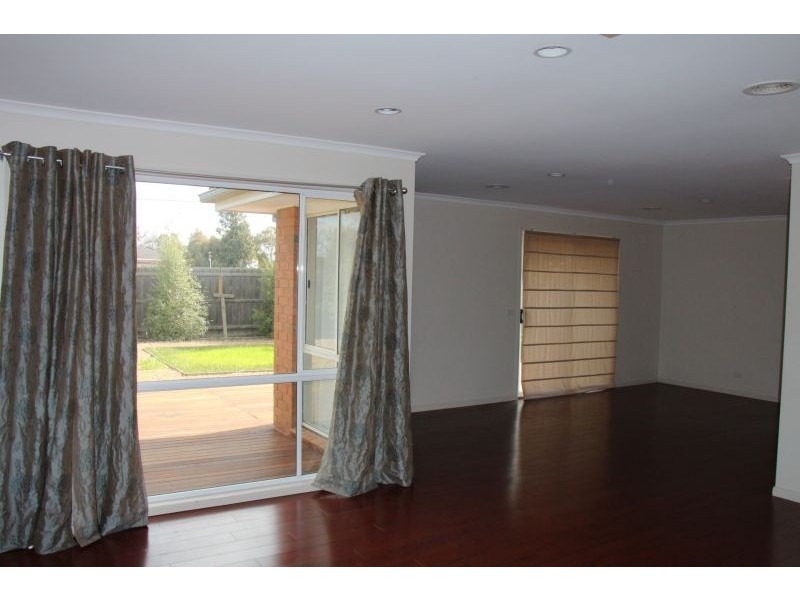 9 Sharpe Street, Hillside VIC 3037