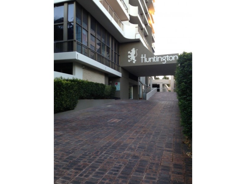 11E/10 Marine Parade, Southport QLD 4215