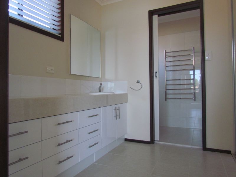 37 Diplacus Drive, Palm Beach QLD 4221