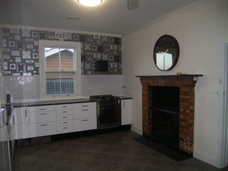 4 Rose Street, California Gully VIC 3556