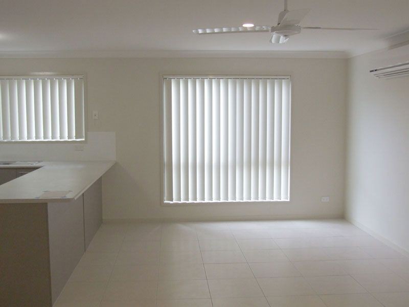 1/10 Chantrill Avenue, Nerang QLD 4211