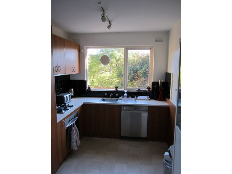 8/26 Beach Avenue, Elwood VIC 3184