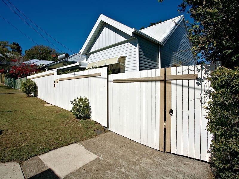 5 Broadway Street, Red Hill QLD 4059