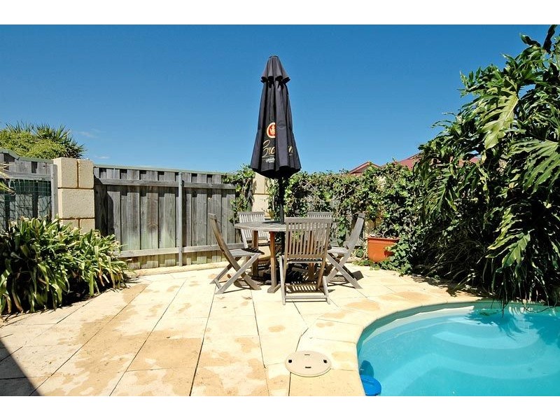 2 Felton Retreat, Mindarie WA 6030